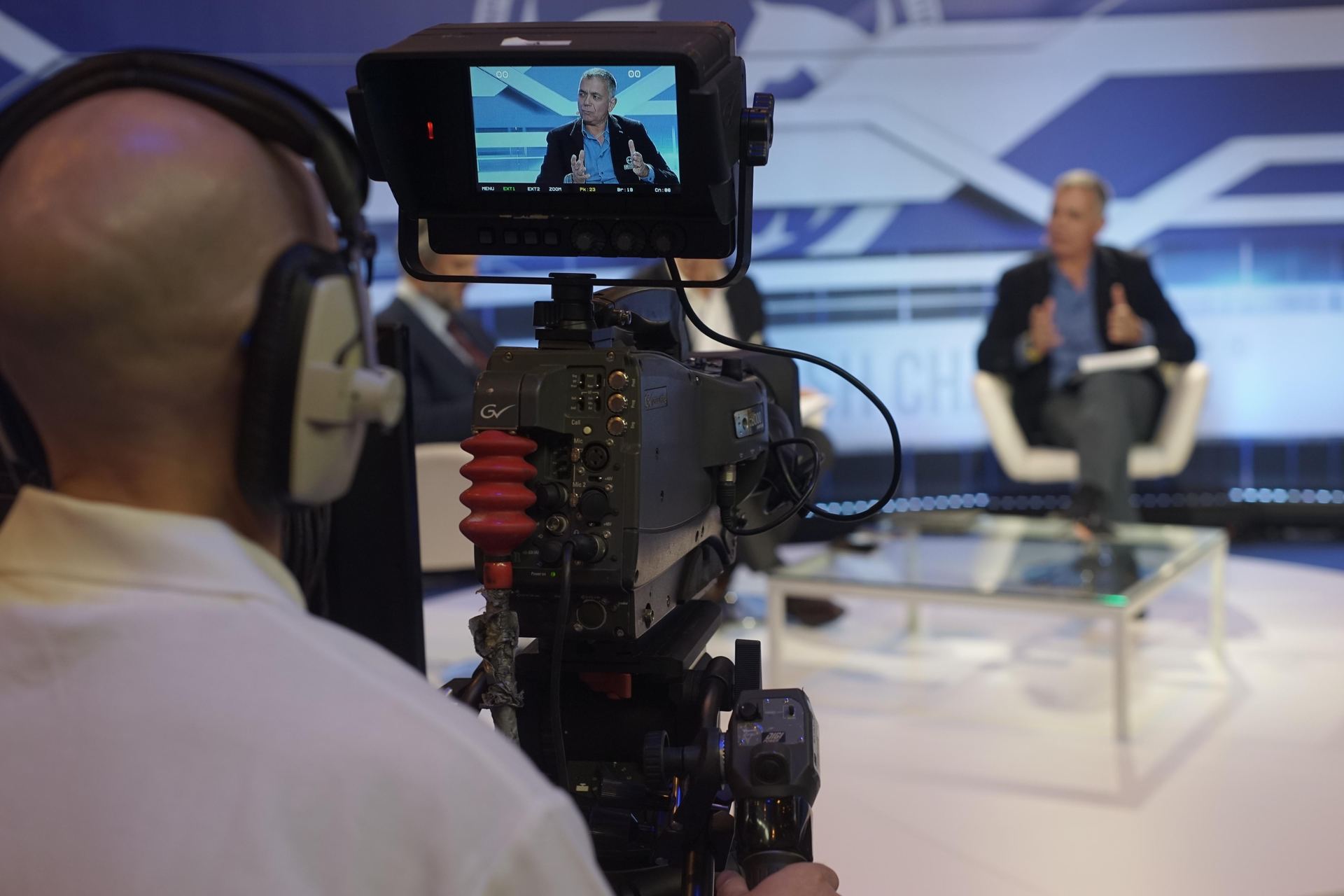Producción televisiva de un programa de liga profesional de salto